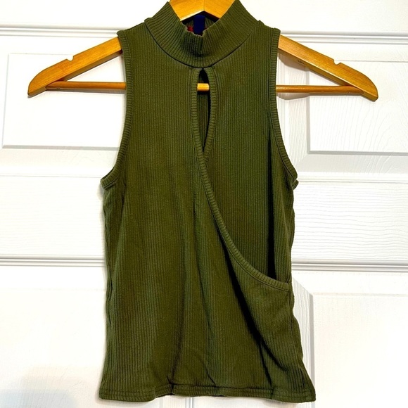 Aeropostale crop top Women’s size xsmall - Picture 1 of 3